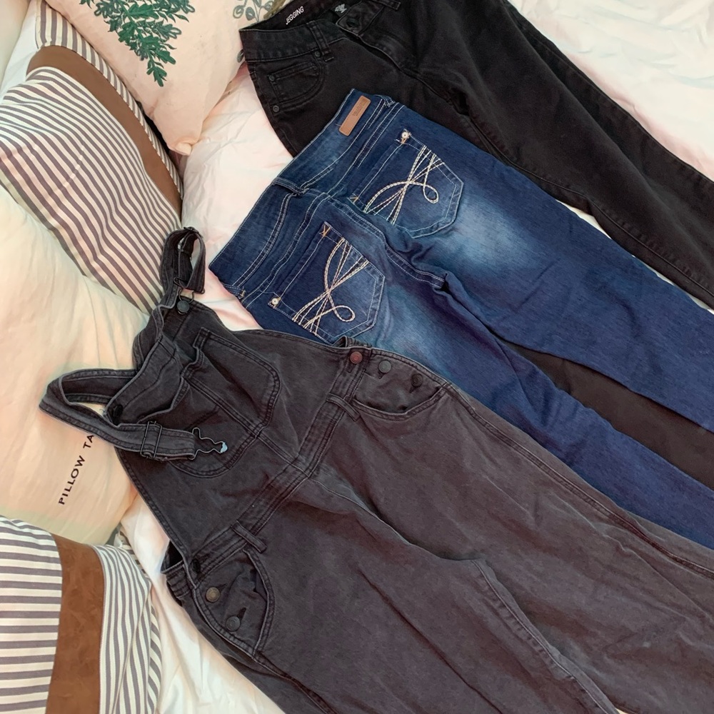 Bundle of three fun, denim bottoms!